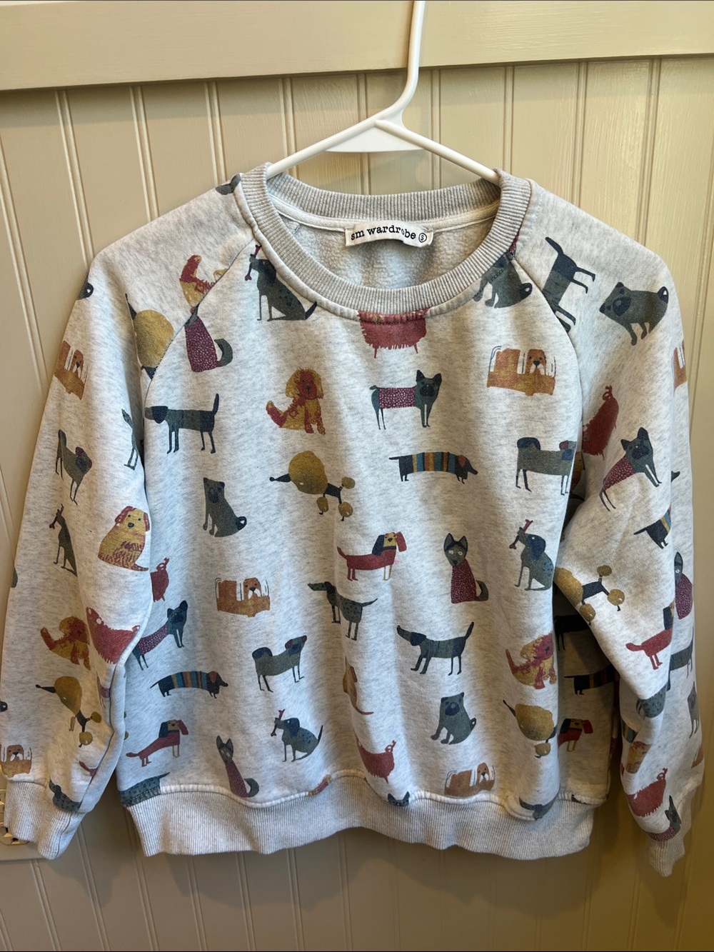 An Wardrobe Gray Dog-Print Crewneck Sweatshirt for women